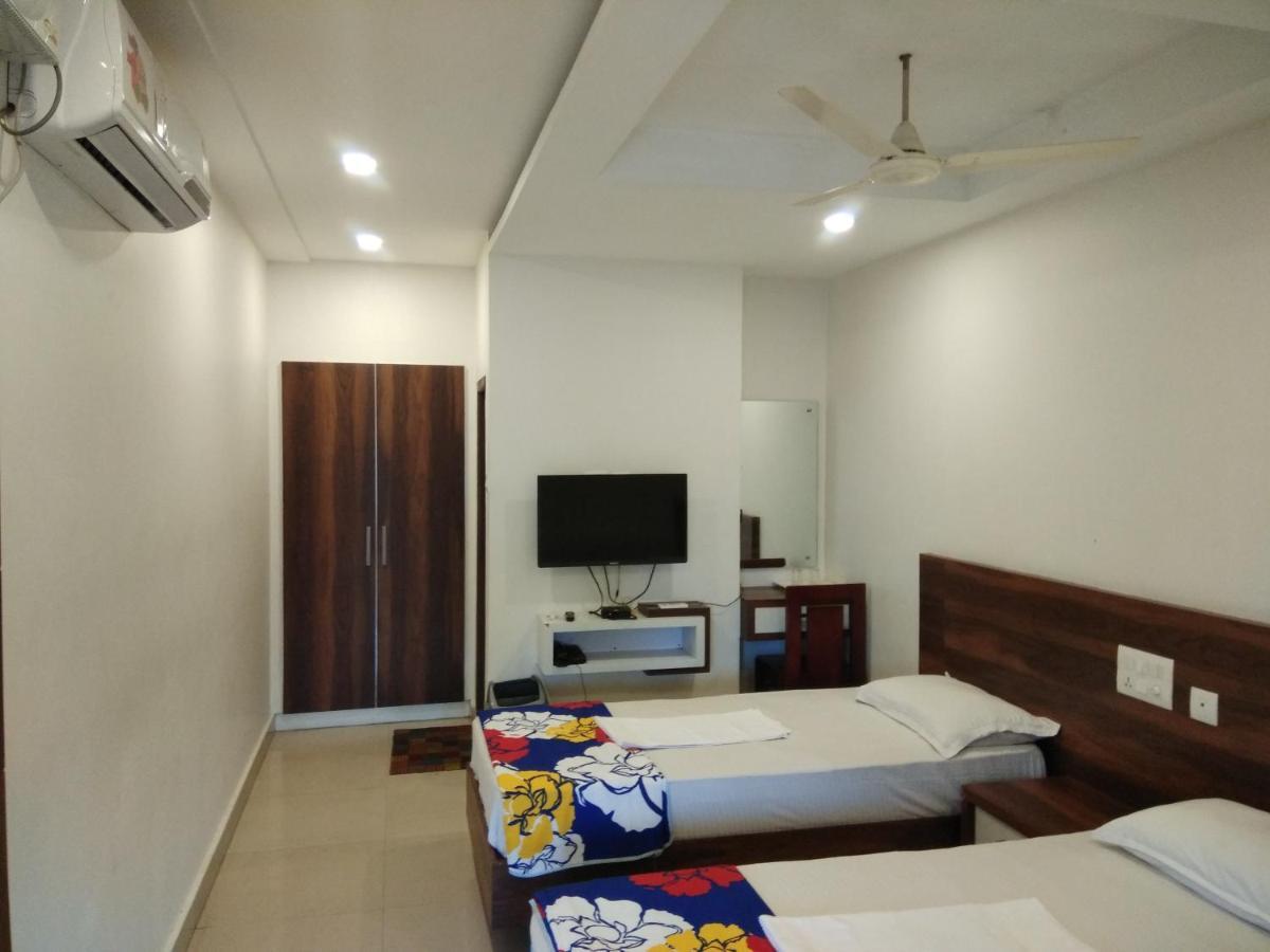 Tirur Tourist Home Exterior photo