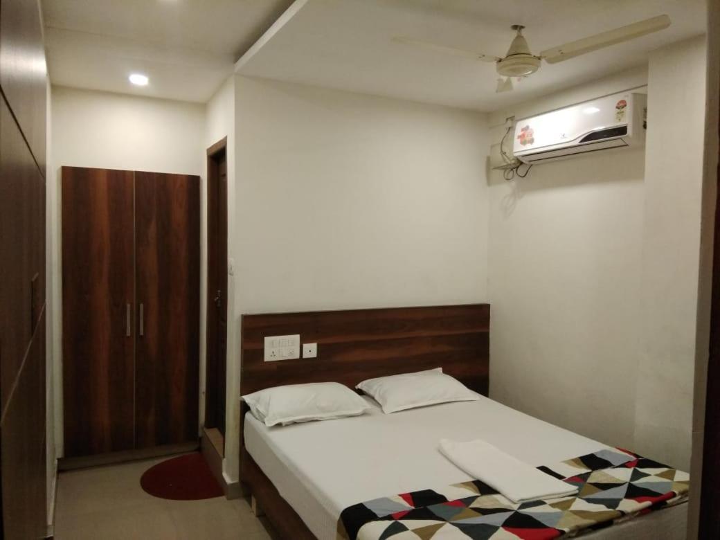 Tirur Tourist Home Exterior photo